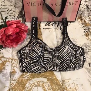 🎁SALE🎁Victoria’s Secret VSX Sexy Sports Bra 34 B